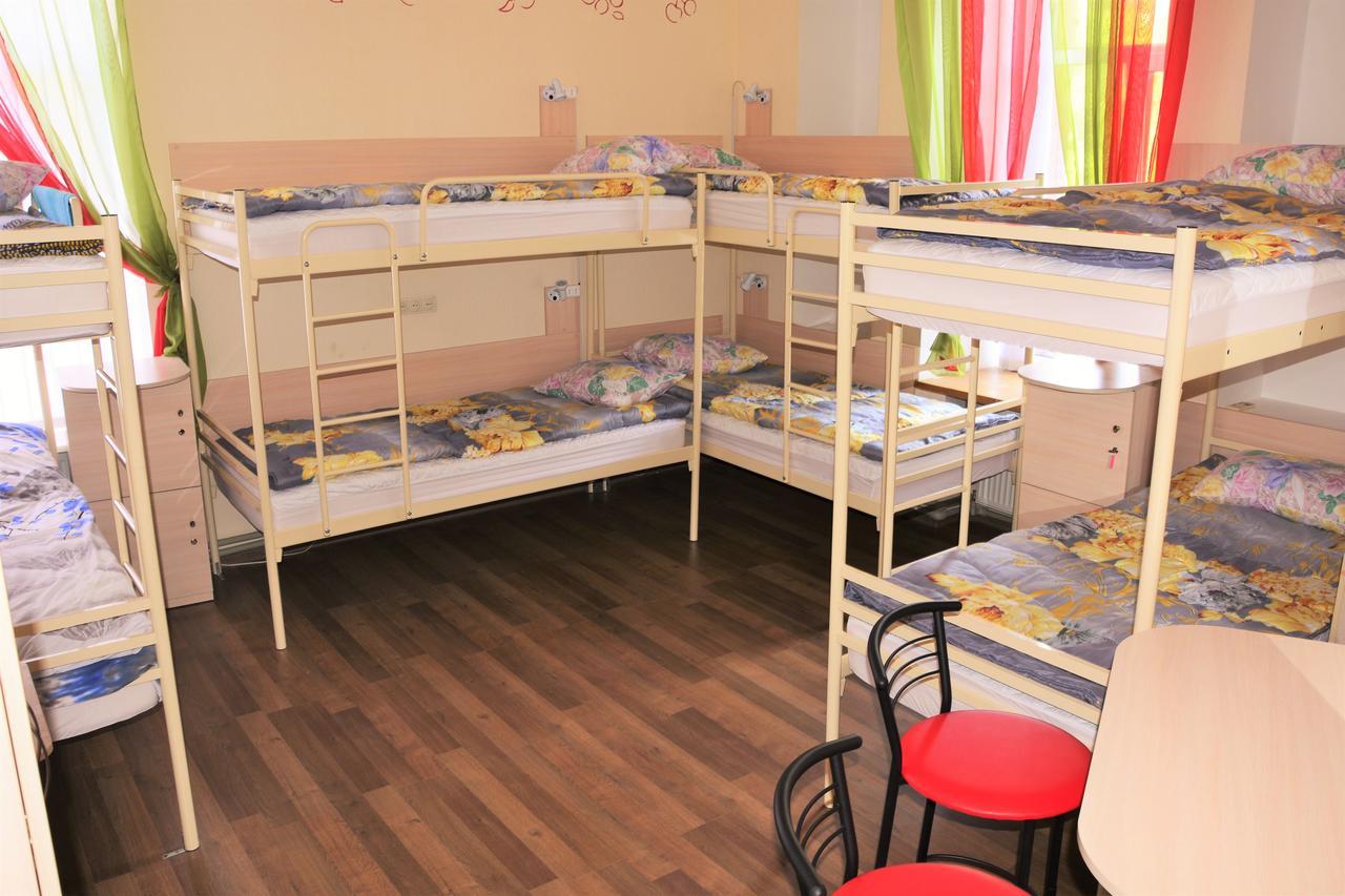 Vishnya Hostel Dnipro Bagian luar foto