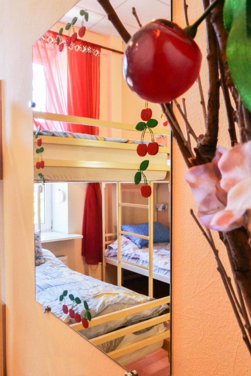Vishnya Hostel Dnipro Bagian luar foto