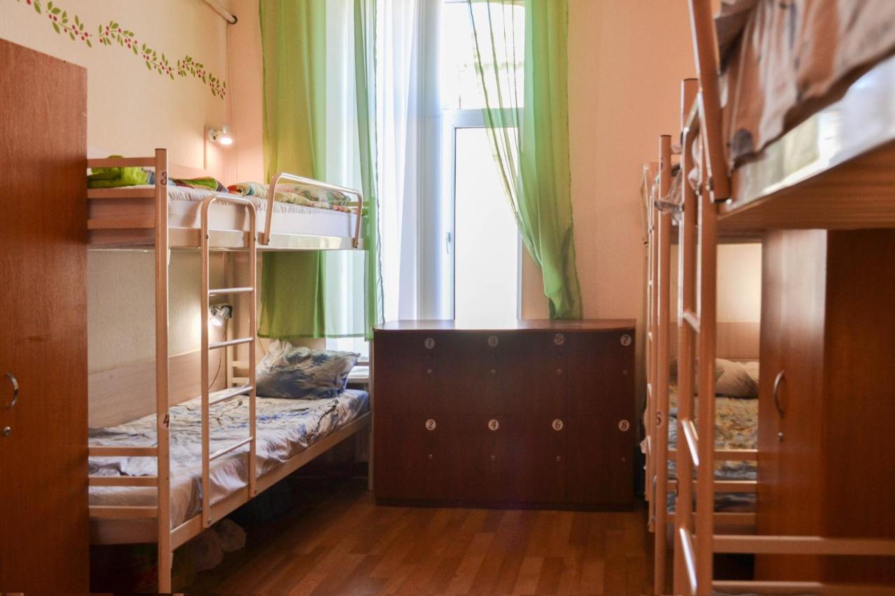 Vishnya Hostel Dnipro Bagian luar foto