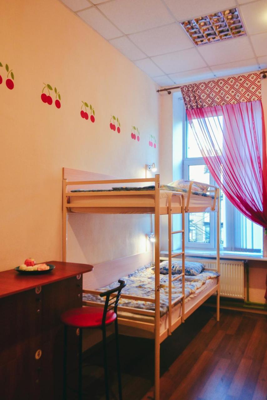 Vishnya Hostel Dnipro Bagian luar foto