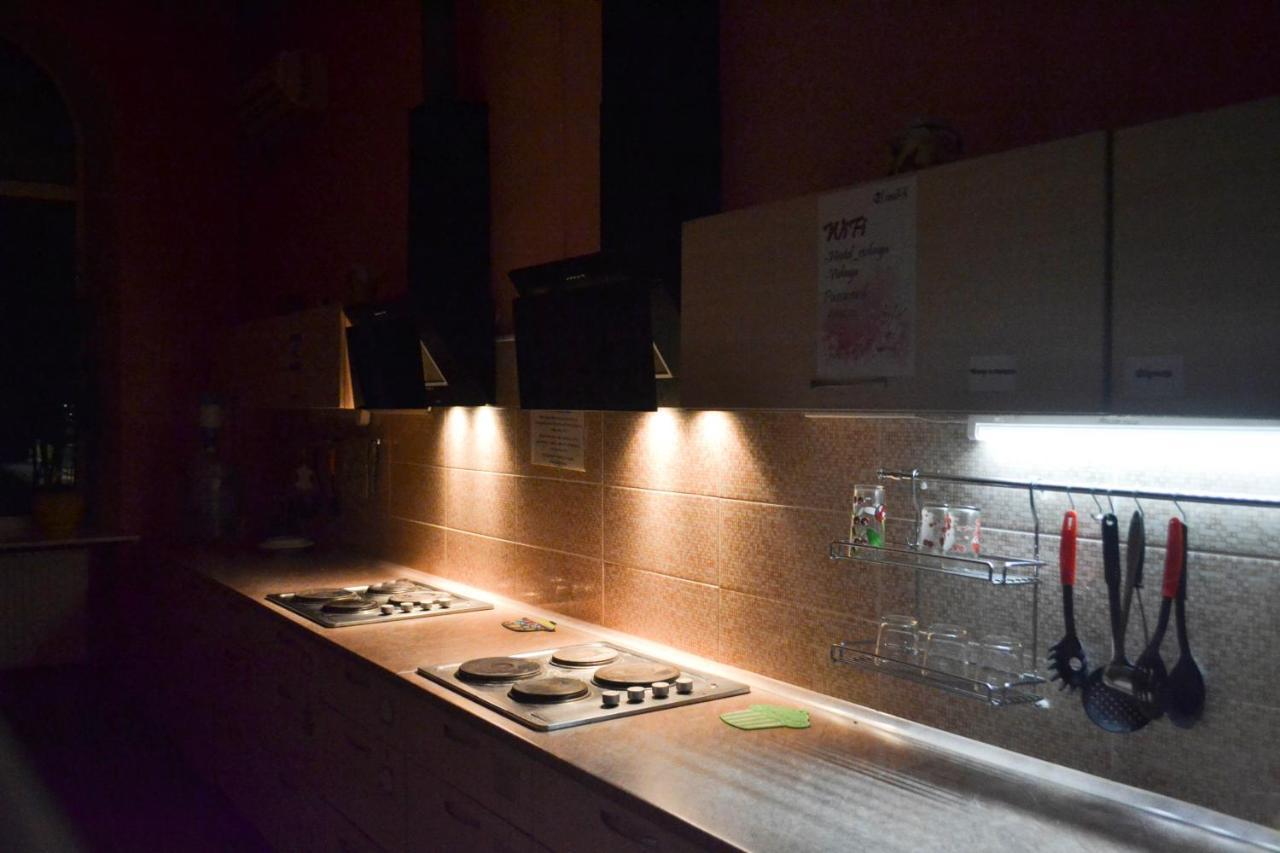 Vishnya Hostel Dnipro Bagian luar foto