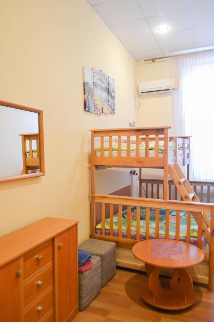 Vishnya Hostel Dnipro Bagian luar foto